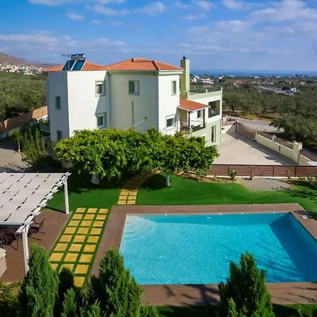Dimokratia Villa *
